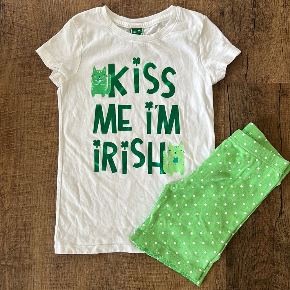 Girl’s Size 6 Leprechaun Irish 2 piece T-shirt & polka dot shorts bundle